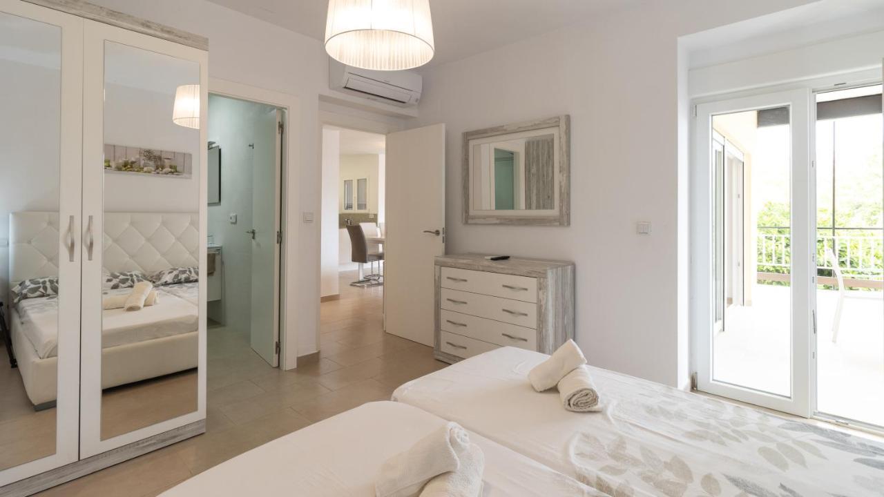 Modern 2 Bedroom Apartment 100 M From The Beach Xabia Bagian luar foto