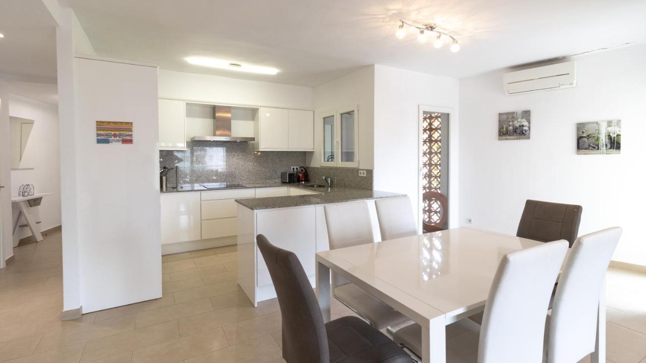 Modern 2 Bedroom Apartment 100 M From The Beach Xabia Bagian luar foto
