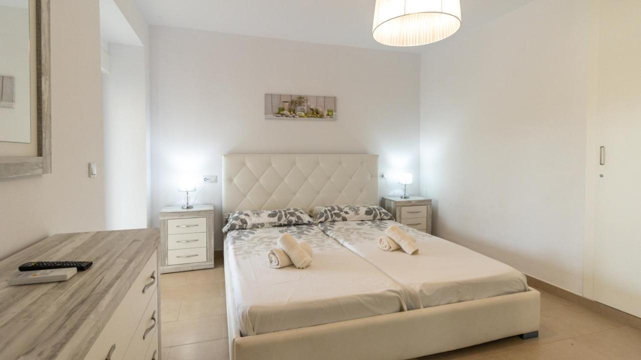 Modern 2 Bedroom Apartment 100 M From The Beach Xabia Bagian luar foto